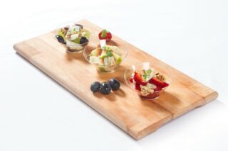 Filetti marinati con frutta fresca di stagione (fichi, fragole, uva)