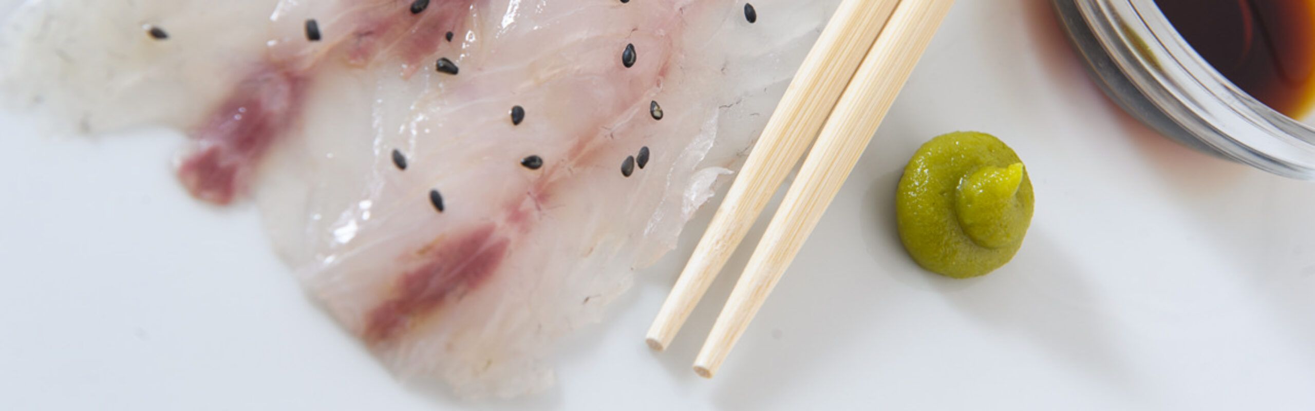 Sashimi od orade s wasabiem i soya umakom