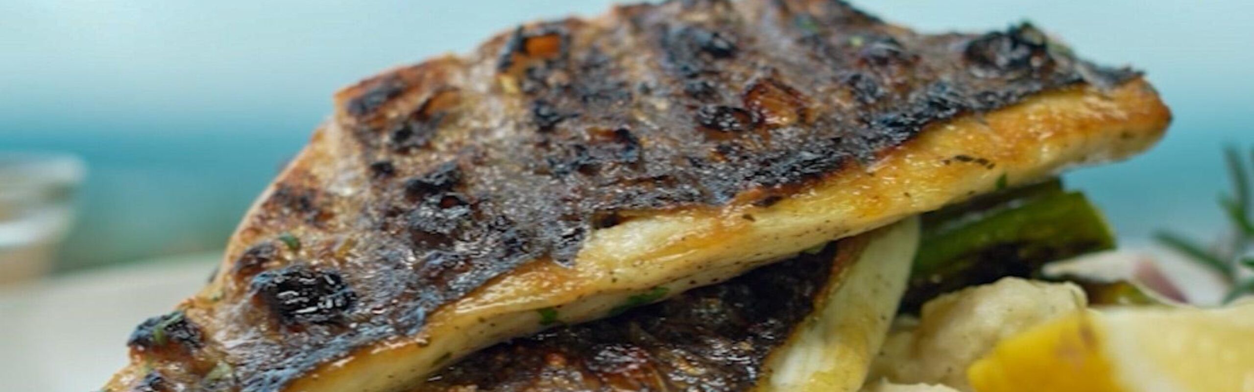 Filet orade s grillanim šparogama i kremastom krumpir salatom